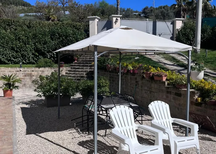 Casa vacanze Casale Pagi’ *